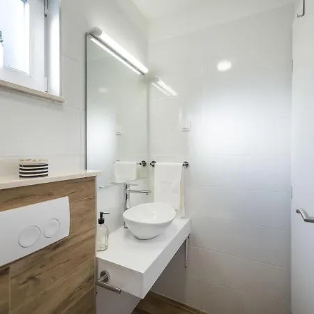 Camping Homes Grot-1 By Interhome * Ploče